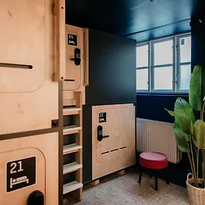 Capsule - Hostel