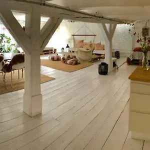 Lejlighed A Charming And Beautiful Oasis In The Heart Of